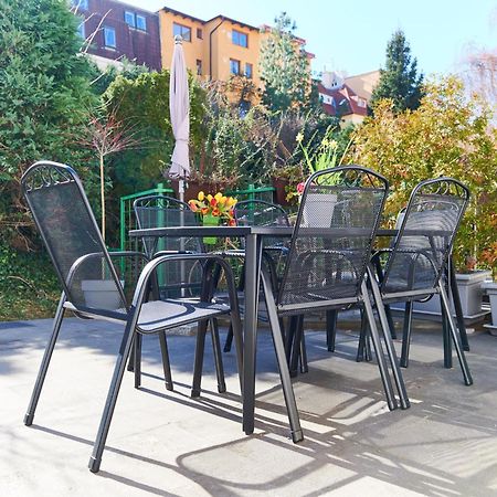 Cozy Apartments With Terrace Near Prague Castle Exterior photo
