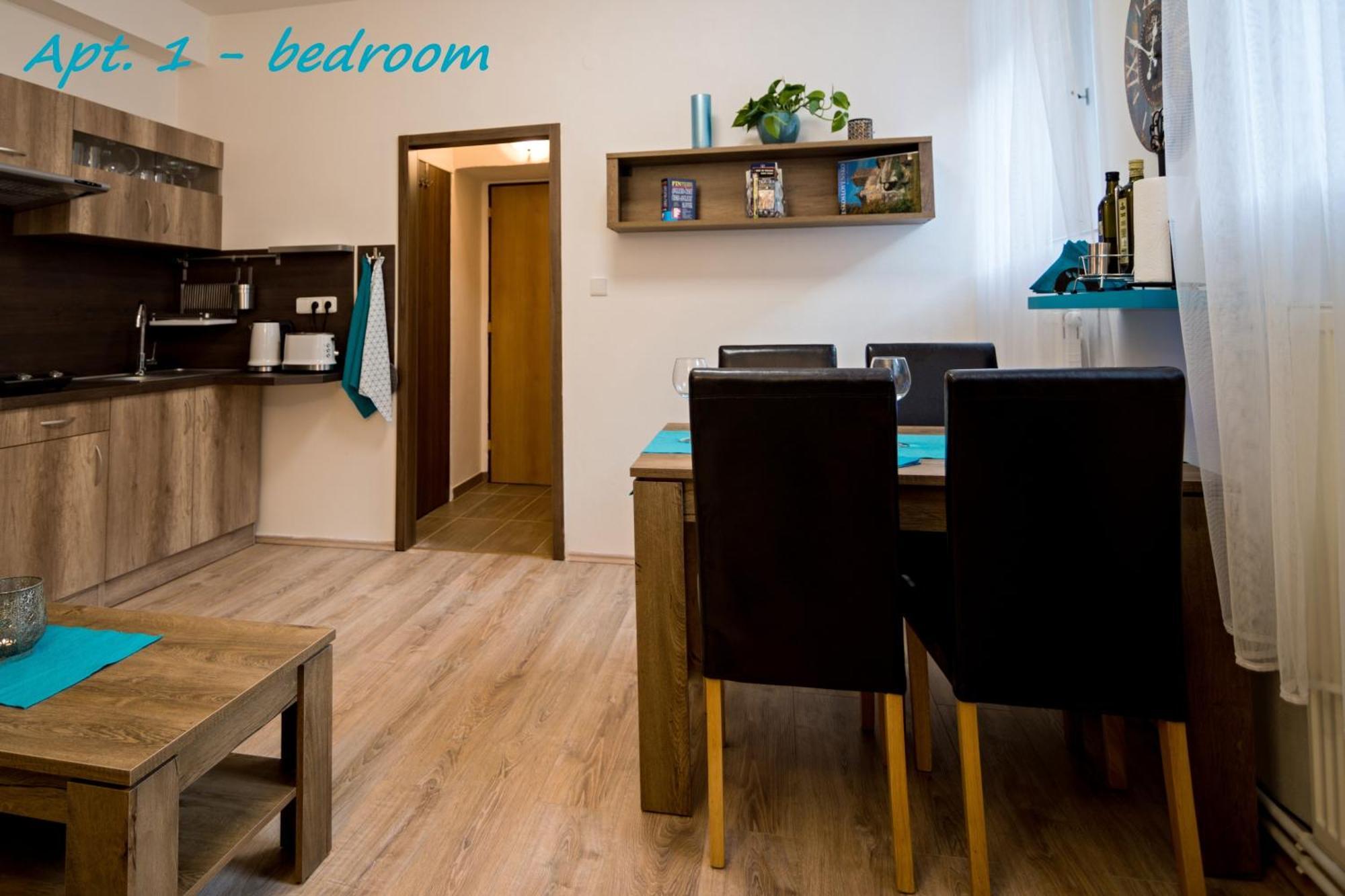 Cozy Apartments With Terrace Near Prague Castle Exterior photo